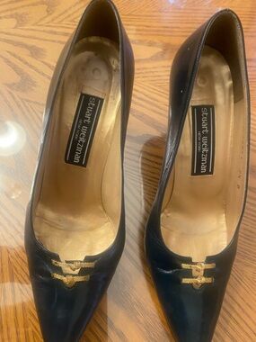 Stuart Weitzman Dark Green Leather Pointed Toe Pumps with Gold Hardware